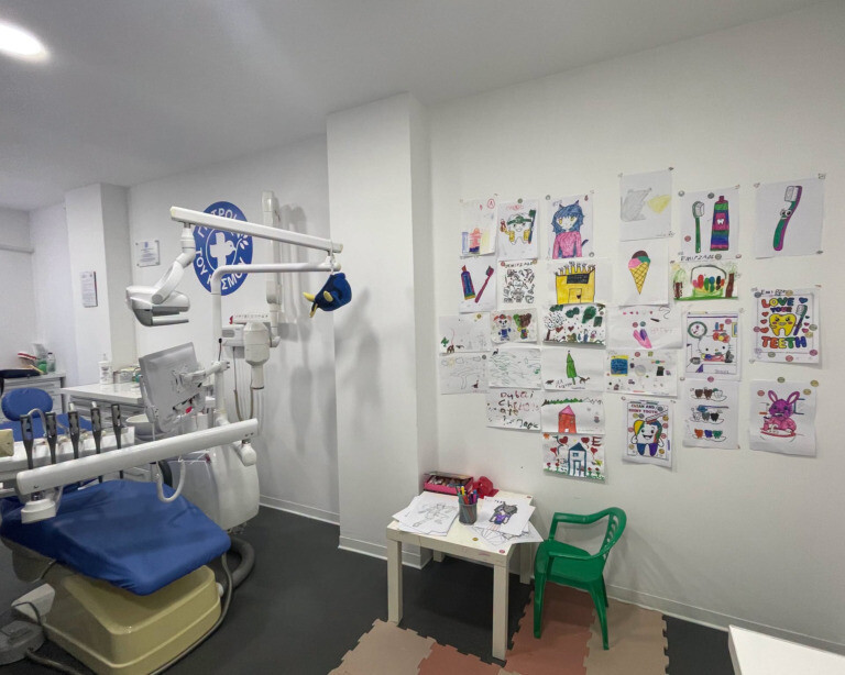 social-dental-thi-australia_753760476-768x614_bab35.jpg