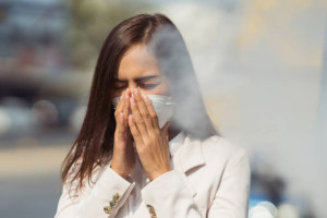 Η κακή ποιότητα του αέρα επηρεάζει ποικιλοτρόπως την ψυχική υγεία