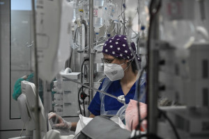 Απογευματινά χειρουργεία: Η μάχη των αριθμών και οι αντιεπιστημονικές πρακτικές