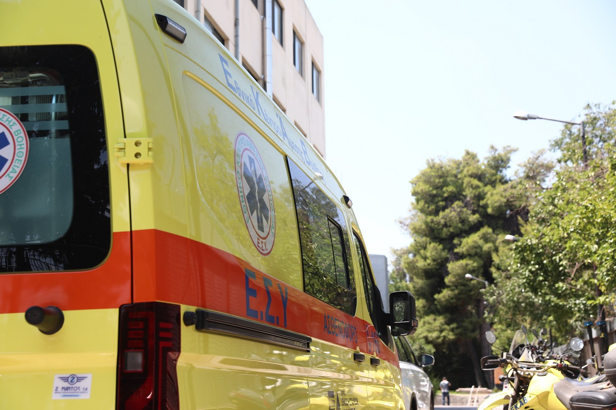 Ξάνθη: Διασωληνωμένη στο νοσοκομείο νεαρή κοπέλα – Έπεσε στο κενό από τον 4ο όροφο πολυκατοικίας