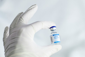 Τα εμβόλια mRNA κατά του κορωνοϊού ενεργοποιούν ανοσολογική απόκριση ενάντια στον καρκίνο