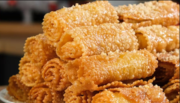 Δίπλες - Η συνταγή που πρέπει να δοκιμάσετε φέτος τα Χριστούγεννα