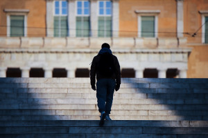 Γιατί 7 στους 10 νέους στην Ελλάδα ζουν με burnout;