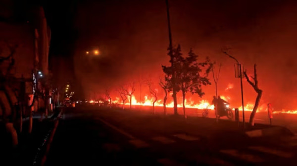 ΠΟΥ: Εκπέμπει συναγερμό για τους κινδύνους στην υγεία από τη «μαύρη βροχή» στο Ιράν