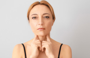 Καλοήθεις ή επικίνδυνοι; Ο Δρ. Σακοράφας εξηγεί πότε οι όζοι θυρεοειδούς χρειάζονται προσοχή