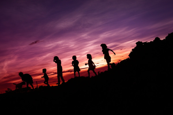 Harvard: Το μυστικό για να γίνουν τα παιδιά σας καλοί άνθρωποι