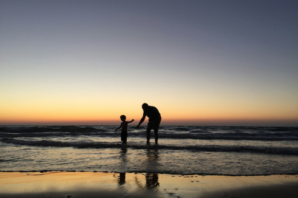 Κατάθλιψη στους γονείς: Μπορεί να επηρεάσει την ψυχολογία των παιδιών για δεκαετίες