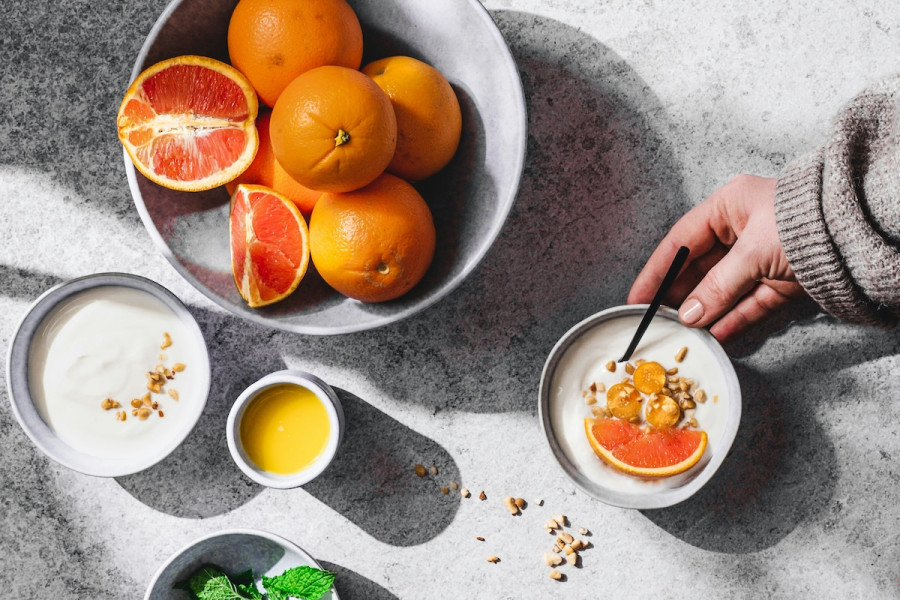 Καθηγητής Ιατρικής: Οι 5 τροφές που φαίνονται υγιεινές αλλά σαμποτάρουν το αδυνάτισμα