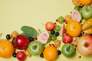 Τέσσερα φρούτα για να «κάψετε» το λίπος της κοιλιάς μετά το Πάσχα