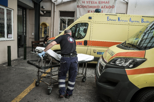 Χαλκιδική - ΕΚΑΒ: Το ασθενοφόρο έφτασε σε 36 λεπτά για την 16χρονη