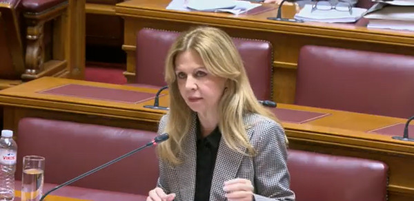Μερόπη Τζούφη (Νέα Αριστερά): Η κυβέρνηση αποδυναμώνει περαιτέρω το ΕΣΥ