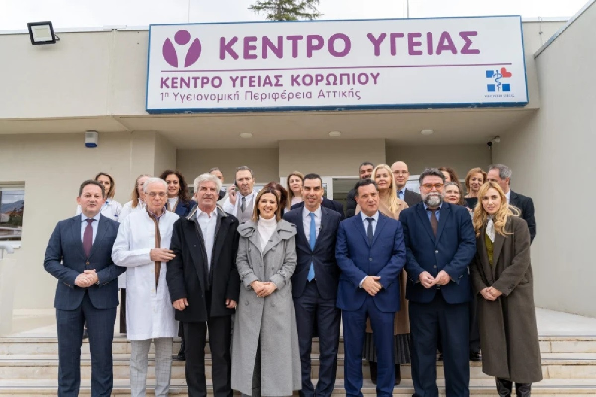 Εγκαινιάστηκαν τα ανακαινισμένα Κέντρα Υγείας Βάρης και Κορωπίου