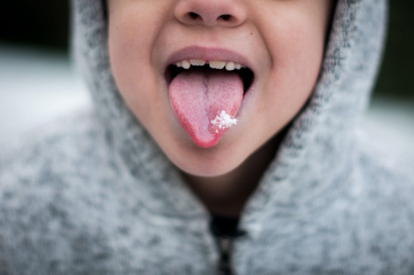 Ανεπάρκεια βιταμίνης Β12: 7 ασυνήθιστα σημάδια στο στόμα σας