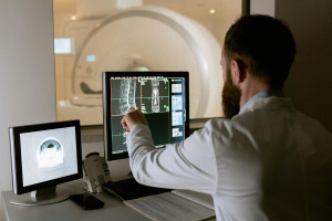 Μαγνητική τομογραφία (MRI): 8 πράγματα που πρέπει να γνωρίζουμε