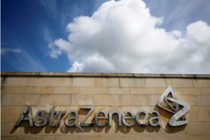 AstraZeneca: Σε διαπραγματεύσεις για την αδειοδότηση νέου πειραματικού φαρμάκου για τον καρκίνο