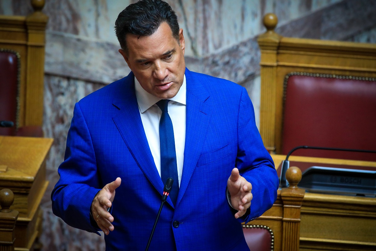 Γεωργιάδης για θάνατο Μαζωνάκη: «Η πλασμαφαίρεση είναι πολύ βαριά διαδικασία - Πραγματοποιείται μόνο σε νοσοκομειακό περιβάλλον»