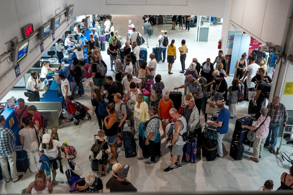 Ανησυχίες για την υγειονομική ετοιμότητα στο αεροδρόμιο Ηρακλείου