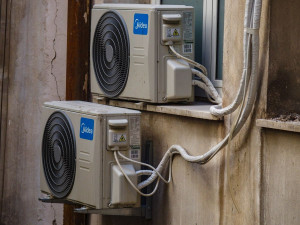 Καύσωνας και air condition: Πόσες ώρες μπορεί να λειτουργεί