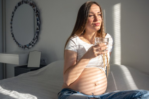 Πόσο νερό είναι σημαντικό να πίνετε στην εγκυμοσύνη;