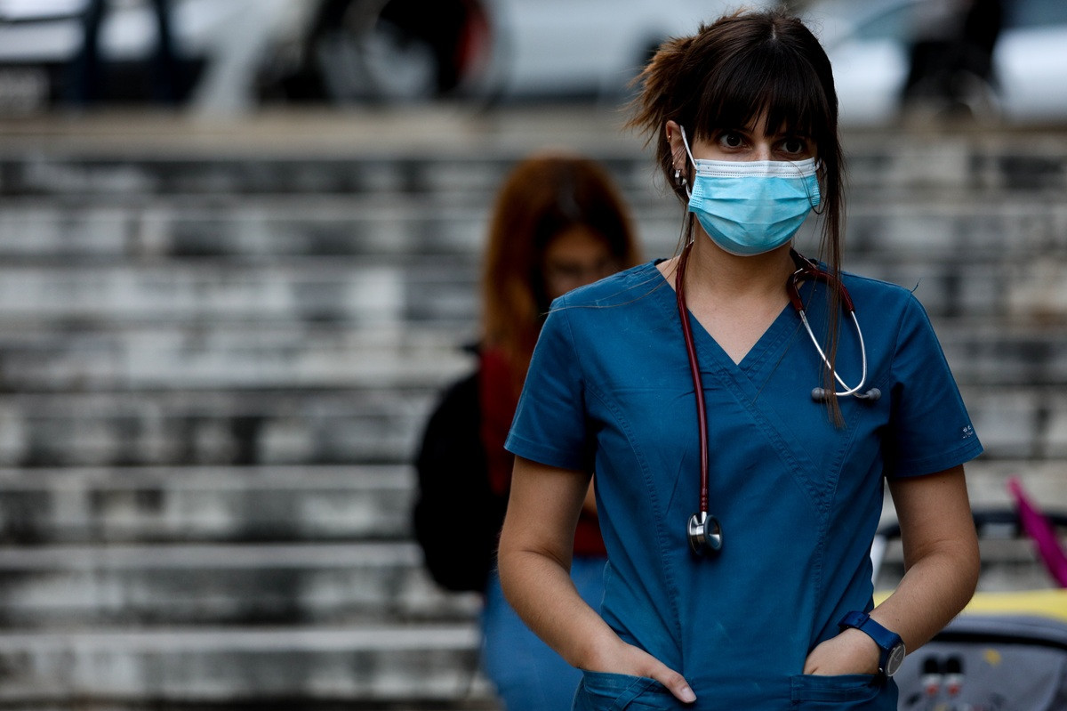 Αυτοί είναι οι μισθοί των Ελλήνων γιατρών και είναι οι πιο κακοπληρωμένοι