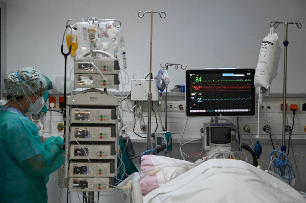 Γιαννάκος - Κορωνοϊός: 546 ασθενείς σε νοσοκομεία - 22 διασωληνωμένοι