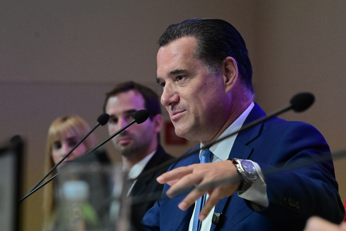 Άδωνις Γεωργιάδης: Έκτακτη επιχορήγηση για τις οφειλές - Τι είπε στους διοικητές