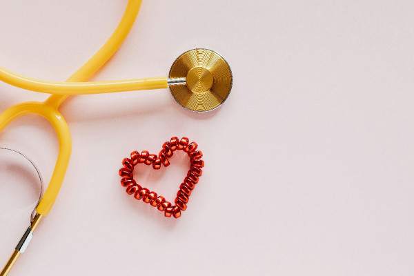Οι τρεις βιταμίνες που βοηθούν στην καλή υγεία της καρδιάς