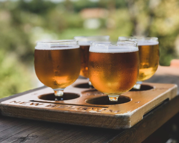 Η κατανάλωση μπύρας παχαίνει - Οι μύθοι για το καλοκαιρινό ποτό