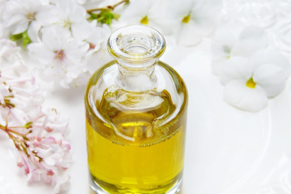 Προσοχή από ΕΟΦ: Απαγορεύεται η διάθεση και διακίνηση 5 φυτικών καλλυντικών