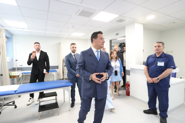 Άδωνις Γεωργιάδης: Αποφάσισε την απομάκρυνση αναισθησιολόγου μετά από καταγγελία για «φακελάκι»