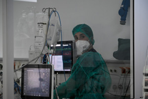 Απογευματινά χειρουργεία: Απλήρωτοι οι γιατροί, στους ιδιώτες οι ασθενείς (Έγγραφο)