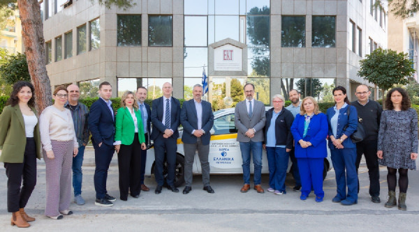 «Κινητή Βιβλιοθήκη Ανάσας»: Στηρίζει ασθενείς με κατ’ οίκον φροντίδα