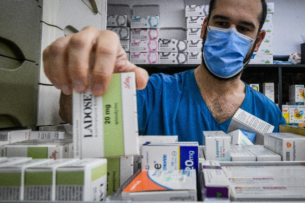 Θεσσαλονίκη: Διαθέσιμα στα φαρμακεία τα αντιγριπικά εμβόλια - Αυξημένη η ζήτηση