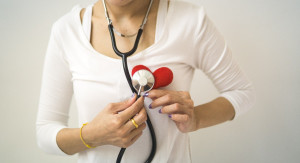 Καρδιακή προσβολή: Ψάξτε για 4 ενδείξεις στο σώμα σας που «χτυπούν» καμπανάκι