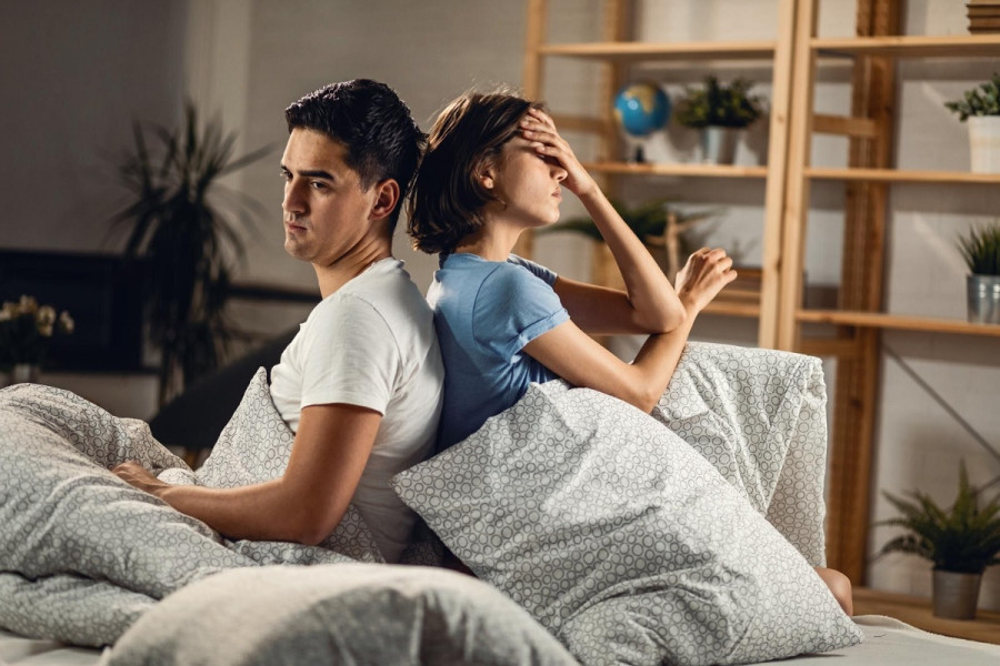 Σχέση: Γιατί δεν πρέπει να κοιμάστε θυμωμένοι μετά από τσακωμό;