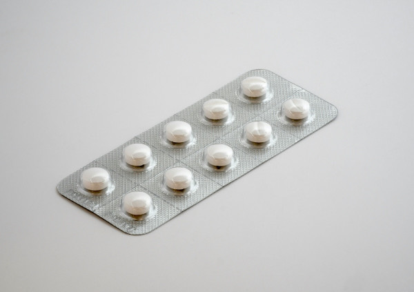 Ιβουπροφαίνη ή παρακεταμόλη: Ποιο παυσίπονο να επιλέξετε εάν έχετε πυρετό