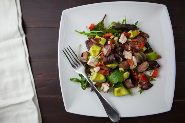 7 χορταστικές σαλάτες που πρέπει να δοκιμάσετε για μεσημεριανό ή και βραδινό