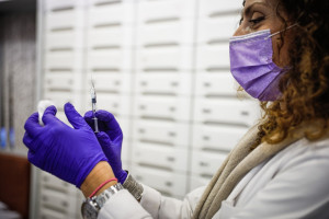 Γρίπη: Ξεκινά σήμερα ο δωρεάν εμβολιασμός χωρίς συνταγογράφηση