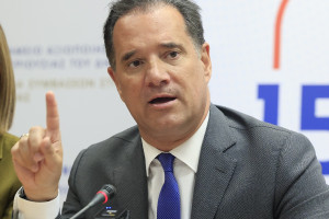 Ο Αδ. Γεωργιάδης στο «Αττικόν»: Επιθεώρηση της πορείας των έργων στη Μονάδα Χημειοθεραπείας