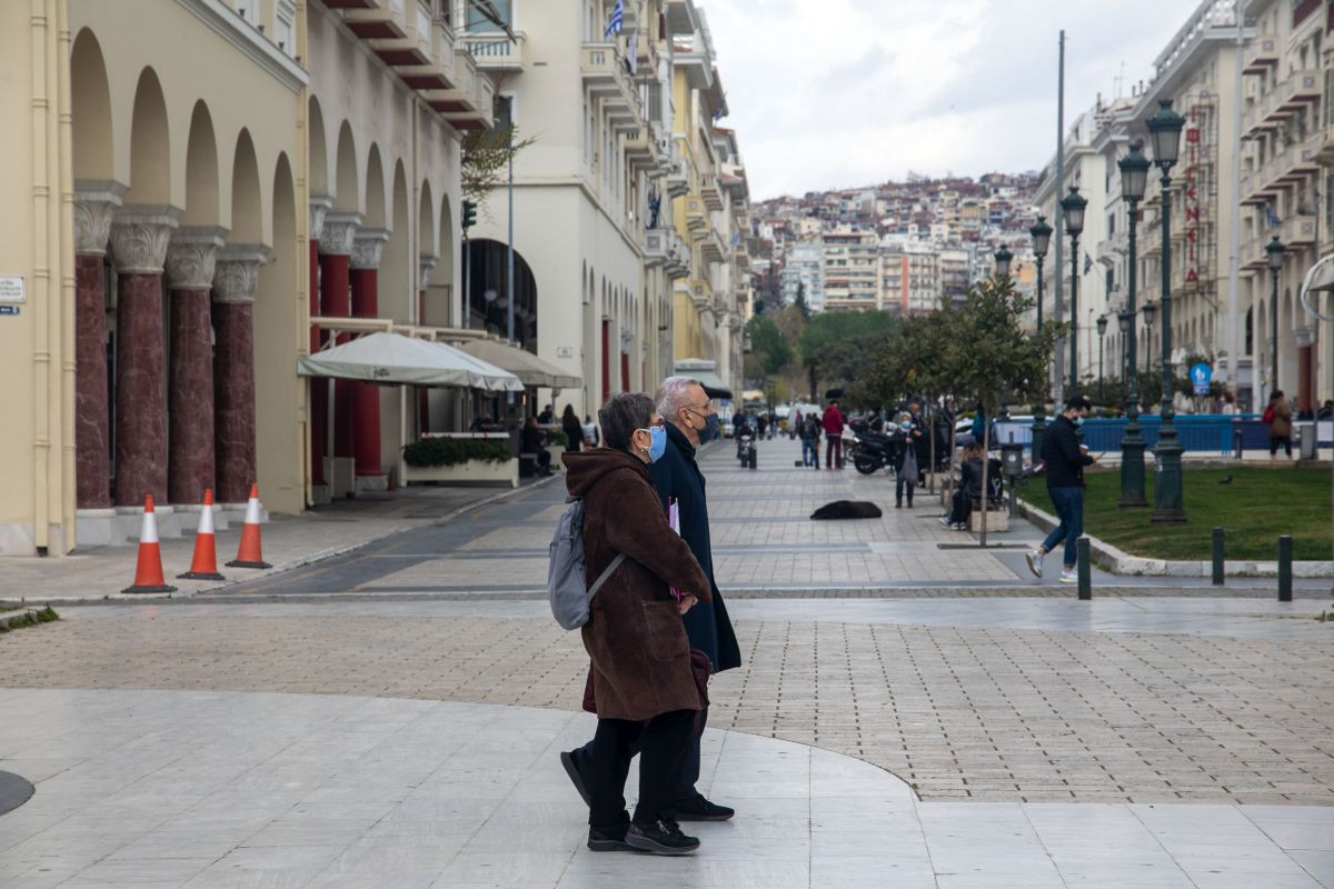 Κορωνοϊός: Αυξήθηκε ο αριθμός των διασωληνωμένων - 51 νέοι θάνατοι