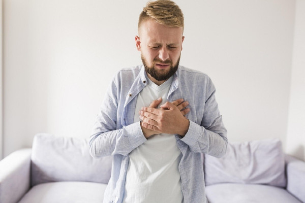 10 tips για να μην έχετε καούρες μετά το φαγητό