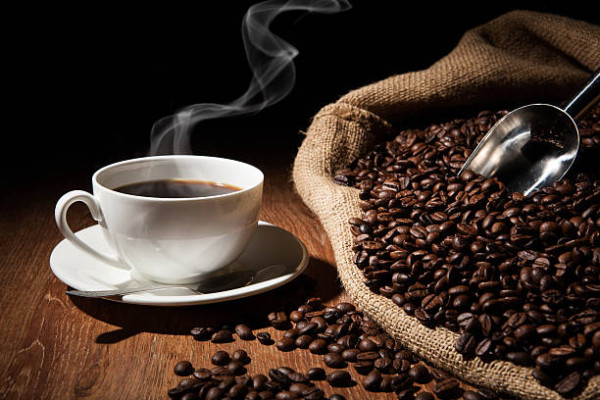 Καφές: Τελικά μας «ξυπνάει» ή ρυθμίζει το σύνδρομο στέρησης