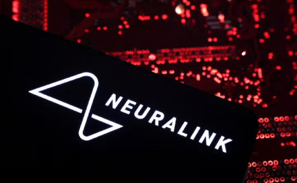 Neuralink: Σχεδιάζει μαζική παραγωγή εμφυτευμάτων εγκεφάλου μέσα στο 2026