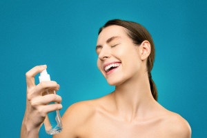 Θαλασσινό νερό: 5 οφέλη για το δέρμα - Πώς να το χρησιμοποιήσετε