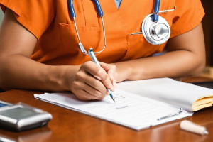 Έξαρση ιλαράς: Πάνω από 2000 κρούσματα καταγράφηκαν στις ΗΠΑ το 2025