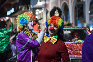 Απόκριες: Πώς να προφυλαχθείτε από τις ιώσεις στις καρναβαλικές παρελάσεις