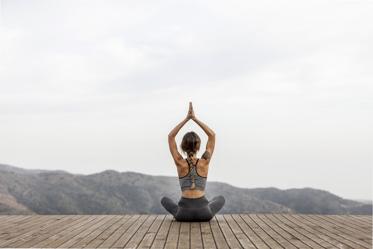 Yoga: Πώς βοηθάει τη λειτουργία του εγκεφάλου