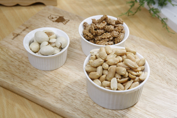 Ο σωστός τρόπος για να φάτε αμύγδαλα, καρύδια, φιστίκια και άλλους ξηρούς καρπούς