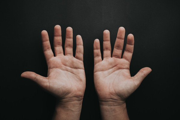 Πώς το μήκος των δαχτύλων σας «μαρτυρά» την ψυχική σας υγεία