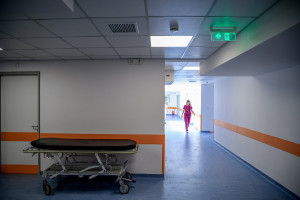 Δαπάνες υγείας: Μειώνονται οι δημόσιες, αυξάνονται οι ιδιωτικές (πίνακες)